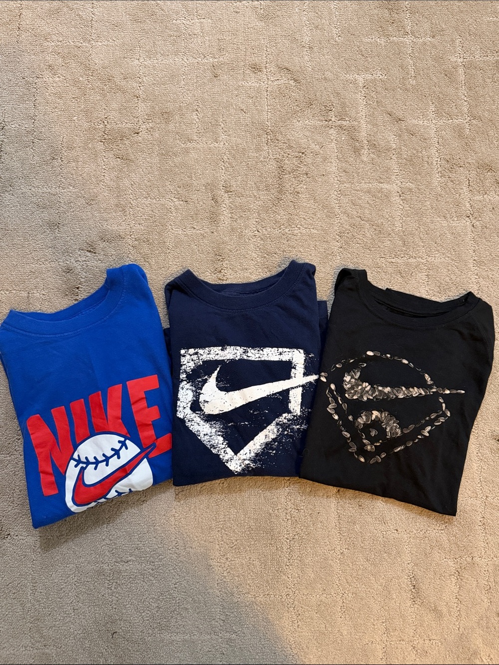 Nike Kids Three-Pack baseball Graphic Tee Set in Blue, Navy & Black small